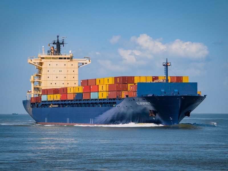 container-ship-6631117_1920